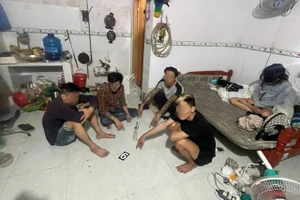 Đồng Nai: Bắt quả tang nhóm tổ chức sử dụng ma túy trong nhà trọ