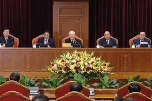 Hội nghị lần thứ nhất Trung ương khóa XIII bầu Bộ Chính trị 