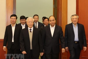 Bộ Chính trị gặp mặt các nguyên ủy viên không tái cử khóa XIII