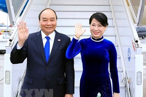 Chủ tịch nước Nguyễn Xuân Phúc lên đường thăm chính thức Liên bang Nga