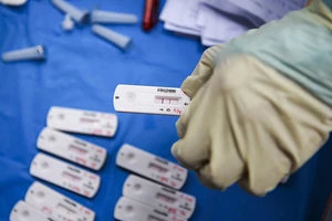 Chính phủ đồng ý gia hạn thanh tra mua sắm kit test, vaccine COVID-19