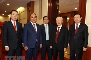 Chùm ảnh khai mạc Hội nghị lần thứ năm Ban Chấp hành Trung ương Đảng khóa XIII