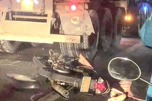 Tông vào đuôi xe ben đầu kéo, 1 người đàn ông tử vong