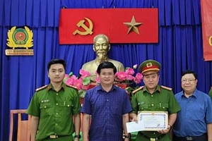 Bình Thạnh khen thưởng nóng lực lượng phá nhanh vụ trộm xe và hàng của shipper