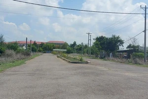 Vụ giao 235 lô đất không đấu giá: Nhiều người không giao lại giấy chứng nhận