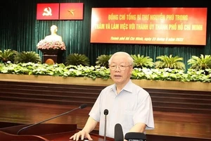 Chùm ảnh: Tổng Bí thư Nguyễn Phú Trọng thăm, làm việc với Ban Thường vụ Thành ủy TP.HCM