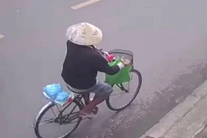 Tìm thân nhân người đi xe đạp gặp tai nạn ở Bình Thạnh