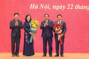 Thủ tướng trao quyết định bổ nhiệm 2 Bộ trưởng Y tế và Giao thông Vận tải