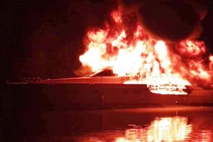 Công an TP.HCM điều tra vụ cháy du thuyền trên sông Sài Gòn