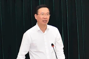 Thường trực Ban Bí thư làm việc với Ban Thường vụ Thành ủy TP.HCM 