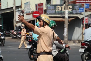 CSGT TP.HCM tăng cường tuần tra kiểm soát giao thông tại các chùa lớn