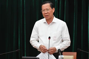 Chủ tịch UBND TP.HCM Phan Văn Mãi phát biểu tại buổi làm việc. Ảnh: A.DŨNG