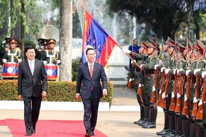 Lễ đón trọng thể Chủ tịch nước Võ Văn Thưởng thăm Lào