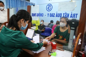 Chính phủ: Đẩy mạnh cải cách tiền lương, kiên quyết đẩy lùi tham nhũng