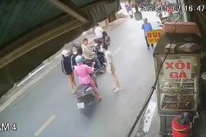 Cô gái tố bị nhóm người vu khống 'giật chồng' rồi hành hung giữa đường