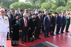 Lãnh đạo Đảng, Nhà nước vào Lăng viếng Chủ tịch Hồ Chí Minh