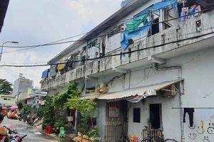 Cháy phòng trọ ở Bình Tân, nhiều người hoảng loạn tháo chạy