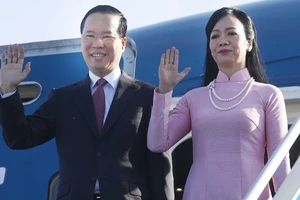 Chủ tịch nước và phu nhân lên đường thăm Áo, Italy và Tòa thánh Vatican