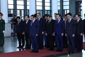 Lãnh đạo Đảng, Nhà nước... viếng nguyên Phó Thủ tướng Nguyễn Khánh