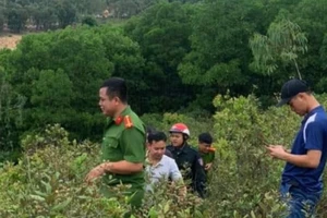 Nghi phạm giết người bỏ trốn vào rừng, khi đi tìm thức ăn thì bị bắt