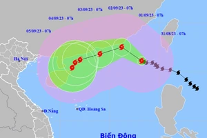 Bão Saola vào biển Đông, hướng vào Hồng Kông