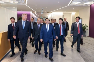 Thủ tướng gặp các công ty hàng đầu về công nghệ bán dẫn ở Thung lũng Silicon