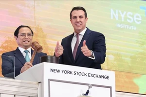 Thủ tướng rung chuông khai mạc sàn chứng khoán lớn nhất nước Mỹ