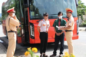 CSGT Lâm Đồng tăng cường xuống địa bàn xử lý nghiêm vi phạm giao thông