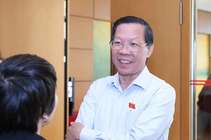 Chủ tịch UBND TP.HCM: Xây dựng đội ngũ đủ mạnh để thực hiện phân quyền