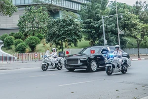 Cờ hoa rực rỡ chào đón Tổng Bí thư, Chủ tịch nước Tập Cận Bình sang thăm Việt Nam