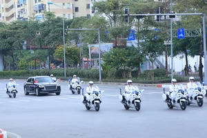 Hình ảnh đoàn xe đón Tổng Bí thư, Chủ tịch nước Trung Quốc Tập Cận Bình