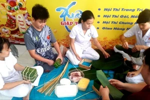 Đại úy mất 2 chân khi bắt 'cát tặc' gói bánh tét cùng bác sĩ