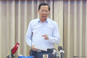 Chủ tịch UBND TP.HCM Phan Văn Mãi phát biểu chỉ đạo tại phiên họp. Ảnh: MINH HIỆP