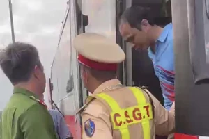 CSGT phối hợp, bắt giữ kẻ giết người ở Nam Định đang trốn vào Nam