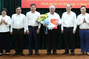 Thành ủy TP.HCM sáp nhập, chuyển giao các tổ chức cơ sở Đảng