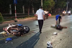 Va chạm với xe tải có chữ ‘bách hóa xanh’ 1 người trọng thương