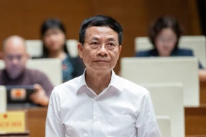 Bộ trưởng TT&TT: 'Ai quản lý cái gì trong đời thực thì trên không gian mạng quản lý cái đó'