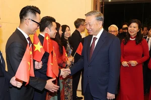 Tổng Bí thư, Chủ tịch nước Tô Lâm mong cộng đồng Việt Nam tại Trung Quốc tiếp tục đoàn kết, giúp đỡ nhau