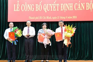 Nhân sự tuần qua: Điều động, bổ nhiệm, chuẩn y nhân sự chủ chốt nhiều bộ, ngành ở Trung ương