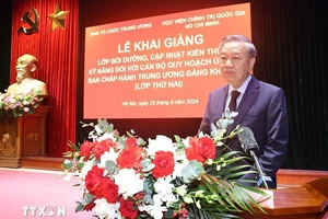 50 cán bộ quy hoạch Ủy viên Trung ương Đảng khóa XIV dự lớp bồi dưỡng, cập nhật kiến thức