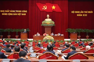 Thông cáo của Trung ương về nội dung ngày làm việc thứ nhất Hội nghị Trung ương 10 khóa XIII