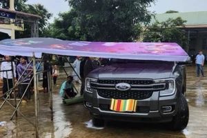 Lời khai của tài xế lùi xe trong sân trường tông học sinh lớp 2 tử vong 