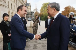 Lễ đón trọng thể Tổng Bí thư, Chủ tịch nước Tô Lâm thăm chính thức Pháp