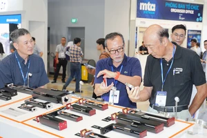 Đột phá thể chế, tháo gỡ rào cản để phát triển đất nước