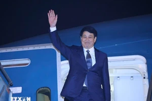 Chủ tịch nước Lương Cường lên đường thăm Chile, Peru và dự APEC