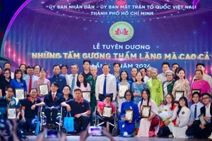 Chủ tịch TP.HCM: Hãy cùng nhau xây nên tòa nhà cao, xóa đi khu ổ chuột...