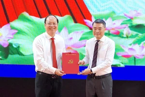 Nhân sự tuần qua: Bộ Chính trị điều động, chỉ định nhiều lãnh đạo chủ chốt