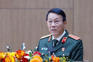 Bộ trưởng Công an Lương Tam Quang: Công an gương mẫu đi đầu trong tinh gọn bộ máy