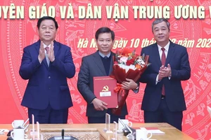 28 cán bộ của Ban Tuyên giáo và Dân vận Trung ương xin nghỉ hưu trước tuổi