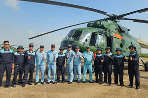 Những 'chàng trai bầu trời' của lực lượng không quân sau màn trình diễn đầy ấn tượng sáng 30-4